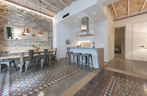 Old Town Apartment | Mercaders 3-1-2 - Holiday Apartment Rental in Girona | Bravissimo