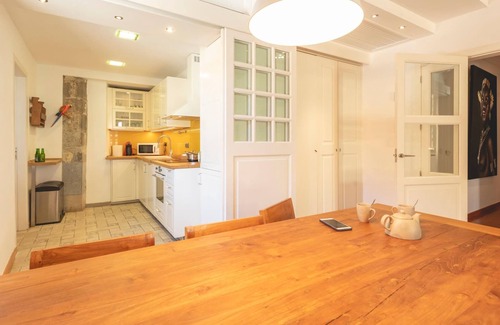 Old Town Apartment | Mercaders 6 - Holiday Apartment Rental in Girona | Bravissimo