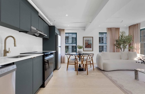 International District Apartment | Mercer-1 Bedroom Corner -Free parking