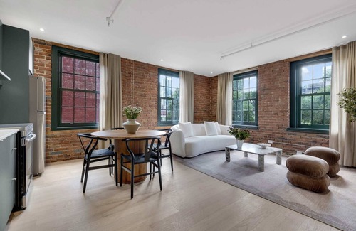 Cite Multimedia Apartment | Mercer-1 Bedroom Corner unit-Free parking