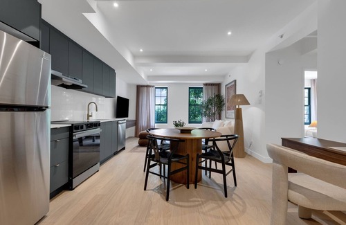 Cite Multimedia Apartment | Mercer- 2 Bedrooms 2 Bathrooms+ Free parking