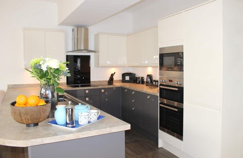 Dartmouth Apartment | Merchant’s Rest heart of Dartmouth