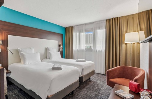 Montrouge Hotel | Mercure Paris Porte d'Orléans