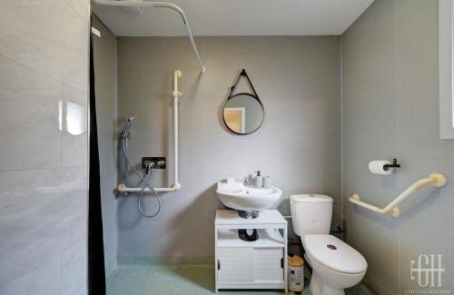Saint-Pierre-des-Corps Apartment | Mercure - Proche A10 -2 V -Parking- Rez-de-chaussée