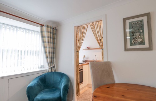 Banff Cottage | MEREDITH COTTAGE, pet friendly, country holiday cottage in Banff