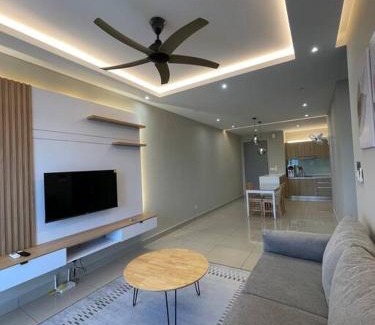 Masai Apartment | Meridin Bayvue - 3BR - 6 Pax - Near MMHE