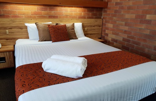 St. George Hotel | Merino Motor Inn