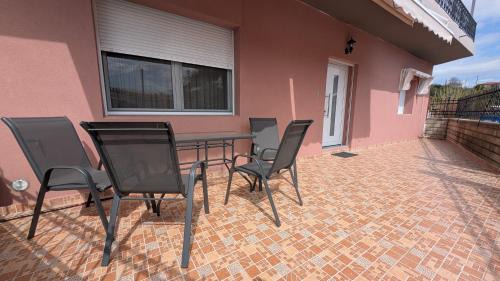 Topeiros Apartment | Meris Home