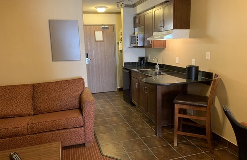 Fort McMurray Hotel | Merit Hotel & Suites