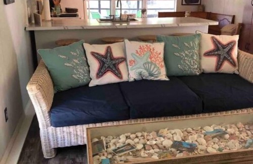 Weeki Wachee Gardens Apartment | Mermaid Cove River Retreat