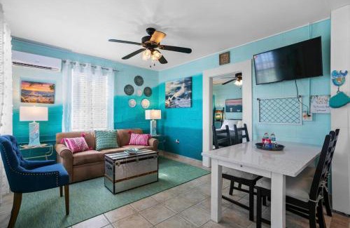 Tampa House | Mermaids Grotto WATERFRONT 1BR Apt with Bay View