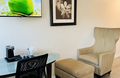 Merritt House | Merritt Crown Hill - 1 bedroom w/AC Suite 100