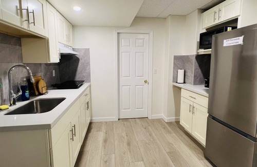 Merritt House | Merritt Crown Hill - 1 bedroom w/AC Suite 200