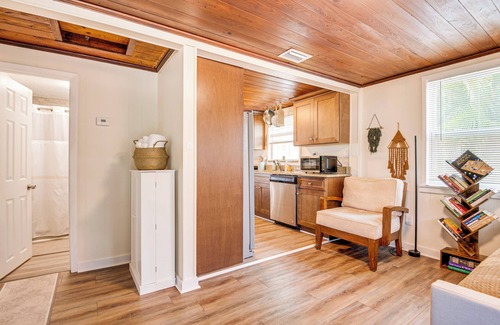 Merritt Island Cottage | Merritt Island Home w/Deck & River View!