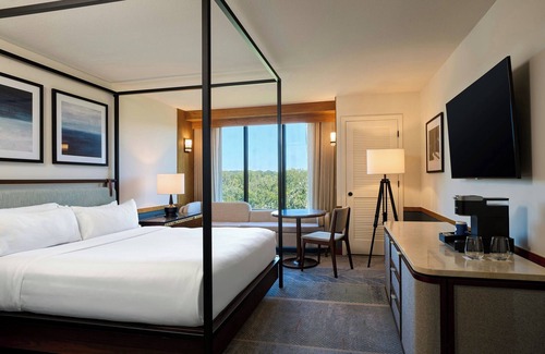 Town Center Hotel | Merriweather Lakehouse, Autograph Collection