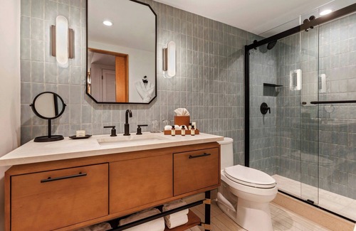 Town Center Hotel | Merriweather Lakehouse, Autograph Collection