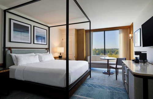 Town Center Hotel | Merriweather Lakehouse, Autograph Collection