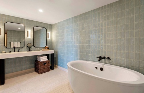 Town Center Hotel | Merriweather Lakehouse, Autograph Collection
