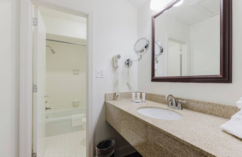 Albany Hotel | Merry Acres Inn