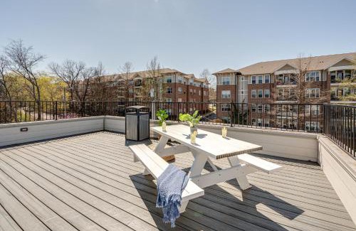 Melrose House | Merry Melrose - Rooftop Patio - 5 Mins to Broadway