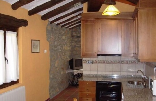 Samitier Cottage | Mesón de Samitier apartments for 4 people