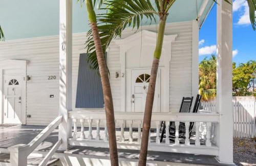 Historic Seaport Apartment | Mesa House, Dos -Unreal Location