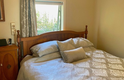 Oakura House | MESSENGER MAGIC A CLASSIC KIWI BACH