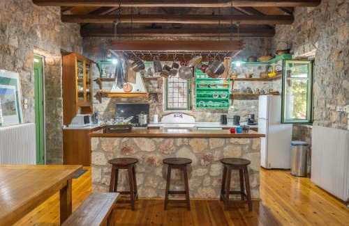 Petrochori House | Messenian Serenity