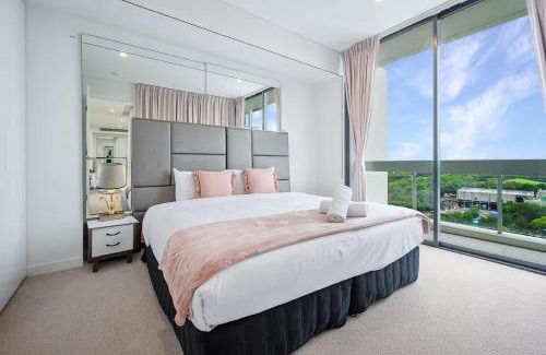 Lidcombe Apartment | MetawiseBnB Executive 2-Bedroom Stadium View Apartment W Parking
