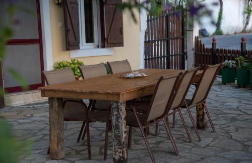 Poros House | metaxas house