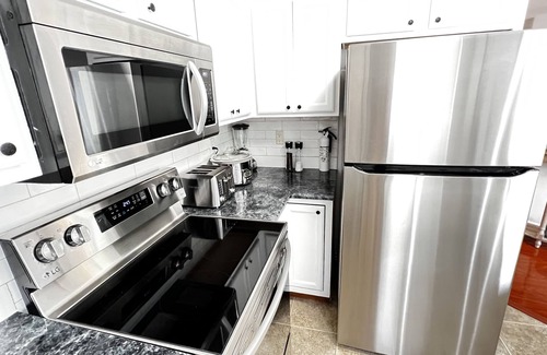 West Valley City Apartment | Meticulously clean condo/1gig fiber optics internet
