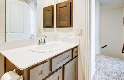 Richmond House | Meticulously-maintained 3-BR Home w/ Backyard - Double Story