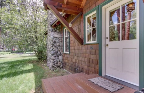 Camp Sherman Cabin | Metolius River Resort Cabin 10 - Luxurious cabin on the Metolius River w/