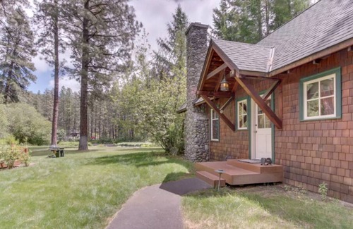 Camp Sherman Cabin | Metolius River Resort Cabin 10 - Luxurious cabin on the Metolius River w/