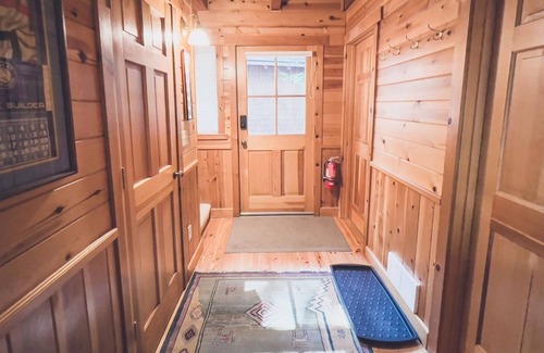 Camp Sherman Cabin | Metolius River Resort Cabin 2 - Luxurious cabin on the Metolius River w/