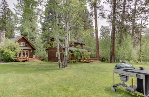 Camp Sherman Cabin | Metolius River Resort Cabin 2 - Luxurious cabin on the Metolius River w/