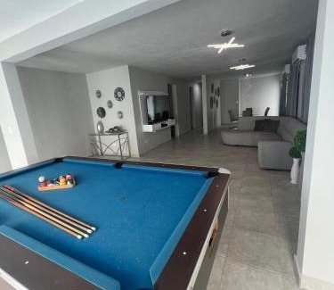 Martin Gonzalez House | Metro Luxury House