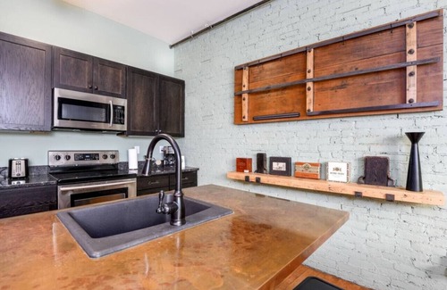Bangor Apartment | Metropolitan Chic: Stylish Retreat | Skyline Views