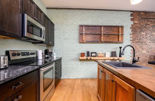 Bangor Apartment | Metropolitan Chic: Stylish Retreat | Skyline Views