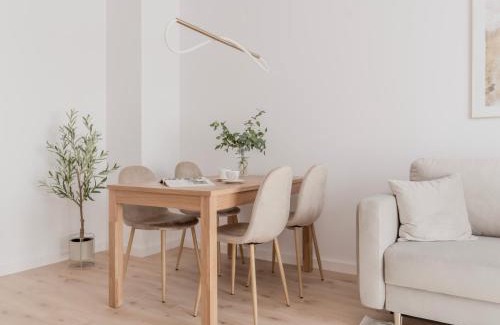 Lodz Apartment | Metropolitan Haven Łódź by Aparo - Winda, Balkon, Łóżeczko Turystyczne, Atlas Arena, Wytwórnia, ZOO, Aquapark, Park, Dworzec PKP i PKS, Ekspres do Kawy