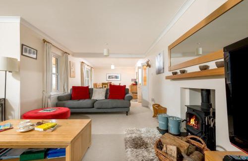 New Forest District House | Mews Hill, 5 bedroom New Forest Holiday Cottage