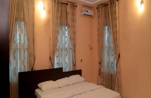 Port Harcourt Cabin | Mexiloyd Hotel - Deluxe Studio