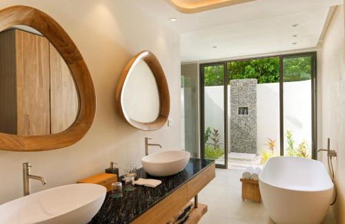 Lhaviyani Atoll Hotel | Meyyafushi Maldives