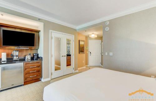 Las Vegas House | MGM Signature-22-809 F1 Track & Strip View Studio