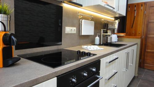 Gellert Hill Apartment | MgTels Apartman - with private parking