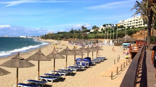 Sitio de Calahonda Apartment | MI CAPRICHO B16 Beachfront Apartment