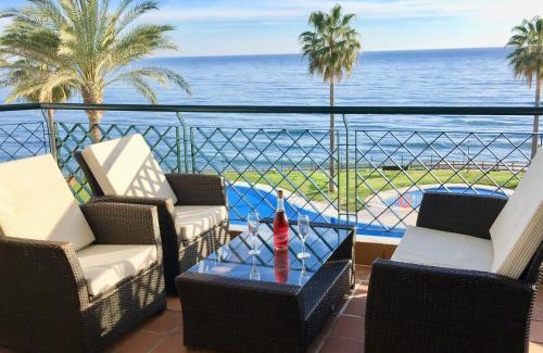 Sitio de Calahonda Apartment | MI CAPRICHO B16 Beachfront Apartment