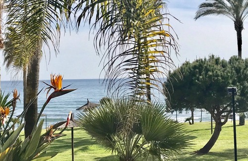 Sitio de Calahonda Apartment | MI CAPRICHO C16 Luxury apartment on the beachfront