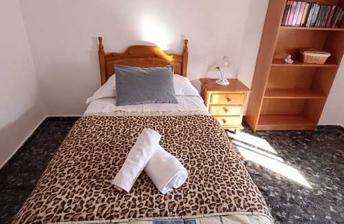 Cenes de la Vega Condo | Mi Carmela, Alojamiento al pie de Sierra Nevada y a 5 km del Centro de Granada