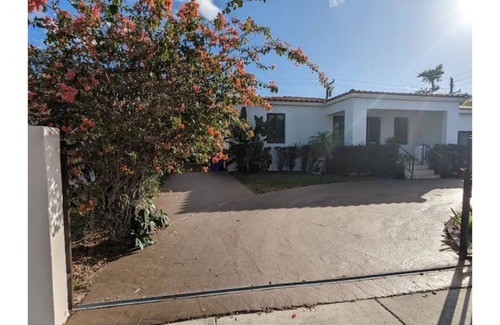 Flagami House | Mi Casita, Beautiful Home in Central Miami